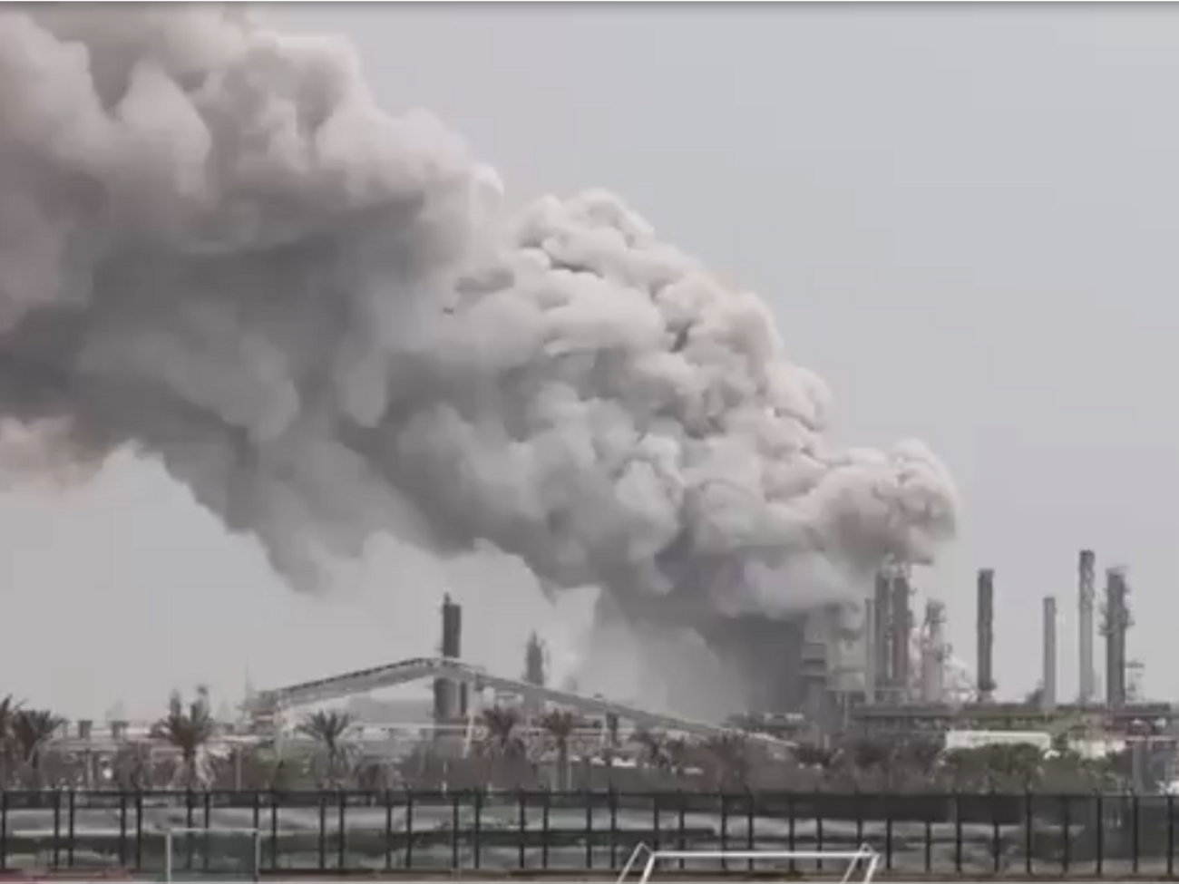 Завод переробляє 380 тис. барелів на добу