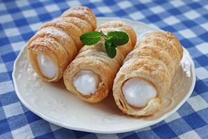 Трубочки готовят за несколько шагов