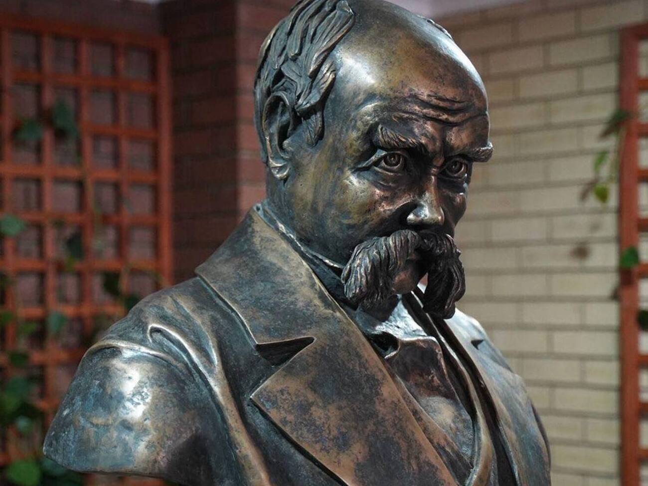 Торжественное открытие монумента состоялось в Университете Ботсваны, крупнейшем учебном заведении страны