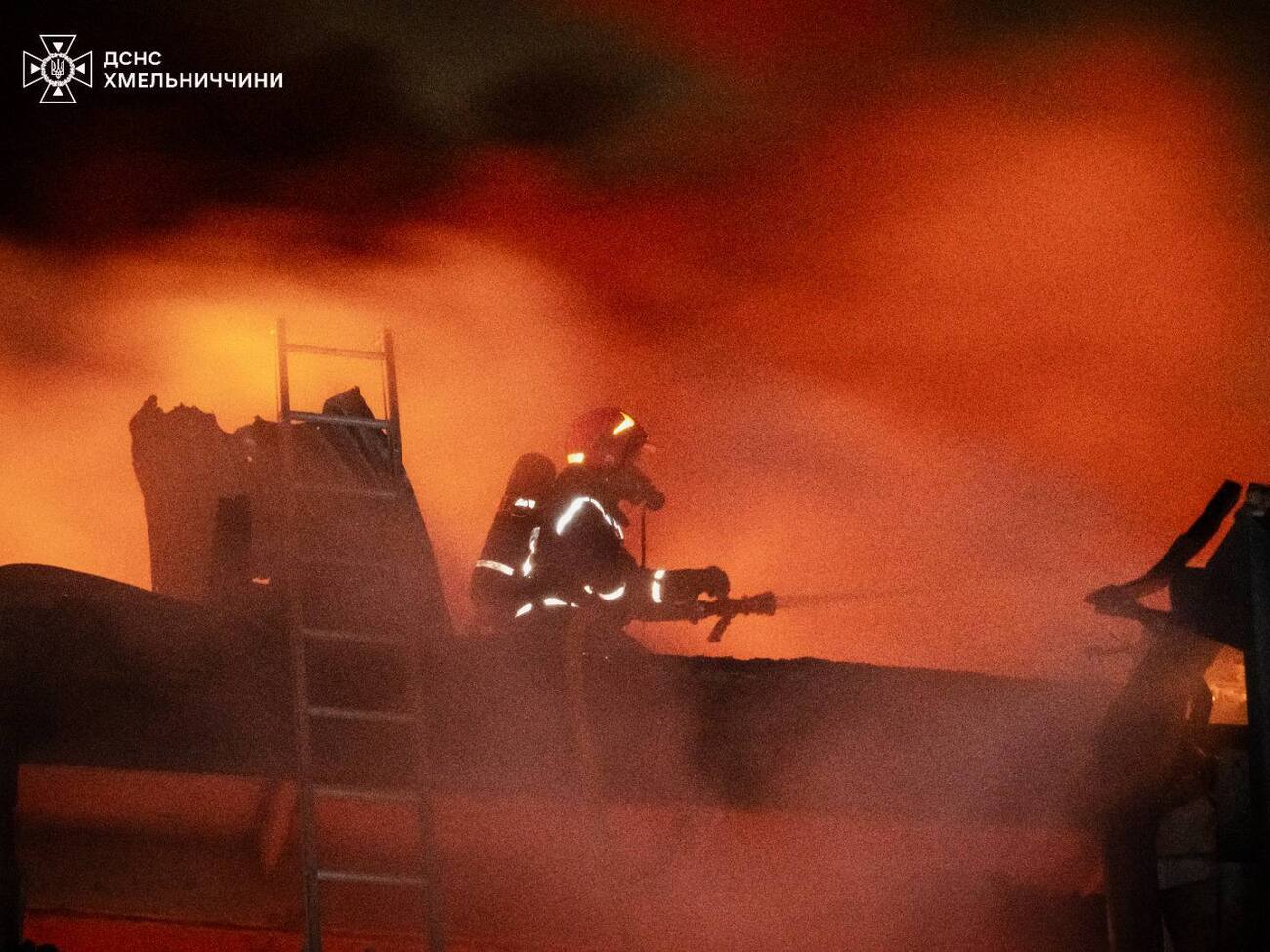 Пошкоджено підприємство й житлові будинки