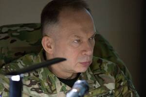 За словами Сирського, командири ДШВ нерідко залучають штурмові підрозділи для прикриття флангів, маневрів або підсилення ударних дій