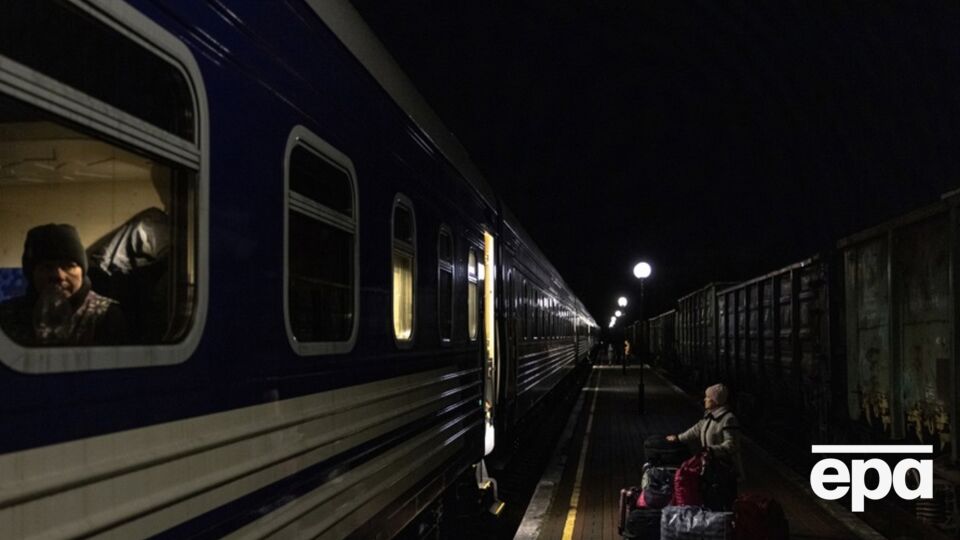 Железнодорожники будут эвакуировать пассажиров поезда только в случае реальной угрозы