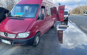 Крім загиблих через детонацію Shahed, в області також зазнав пошкоджень рейсовий автобус, унаслідок чого четверо осіб травмовані