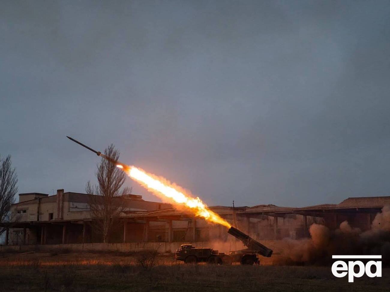Противник не має сил для ведення масованих штурмів уздовж усієї лінії фронту протяжністю понад 1200 км, зазначає видання