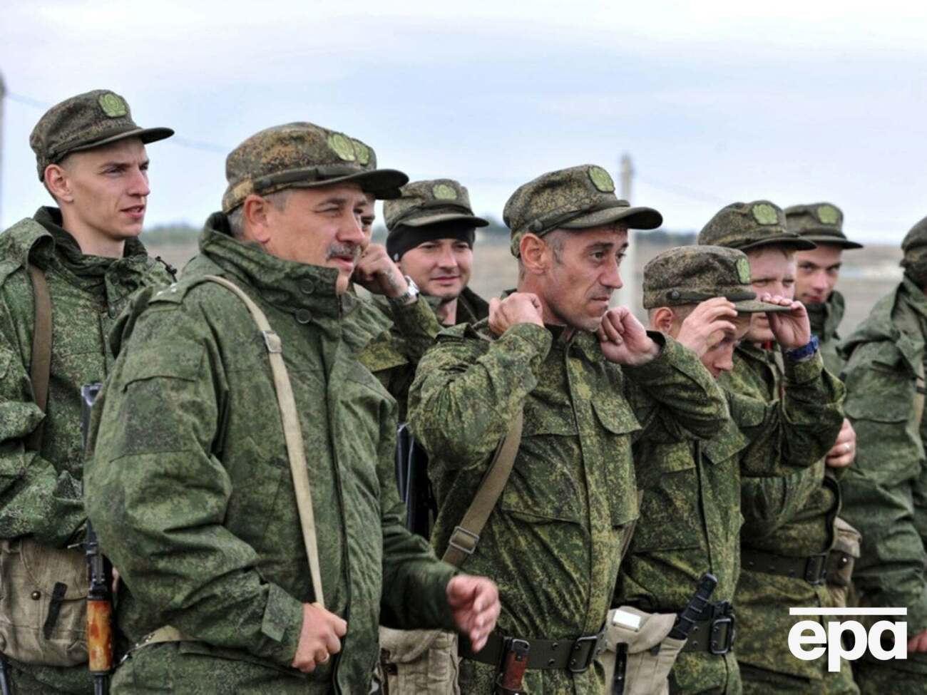 Регіональні адміністрації в РФ змушують підприємства визначати працівників для укладення контрактів із міністерством оборони РФ