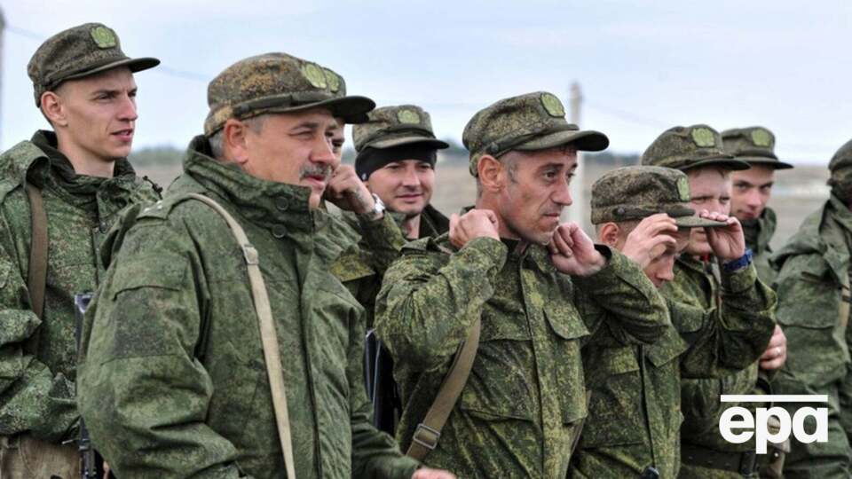 Регіональні адміністрації в РФ змушують підприємства визначати працівників для укладення контрактів із міністерством оборони РФ