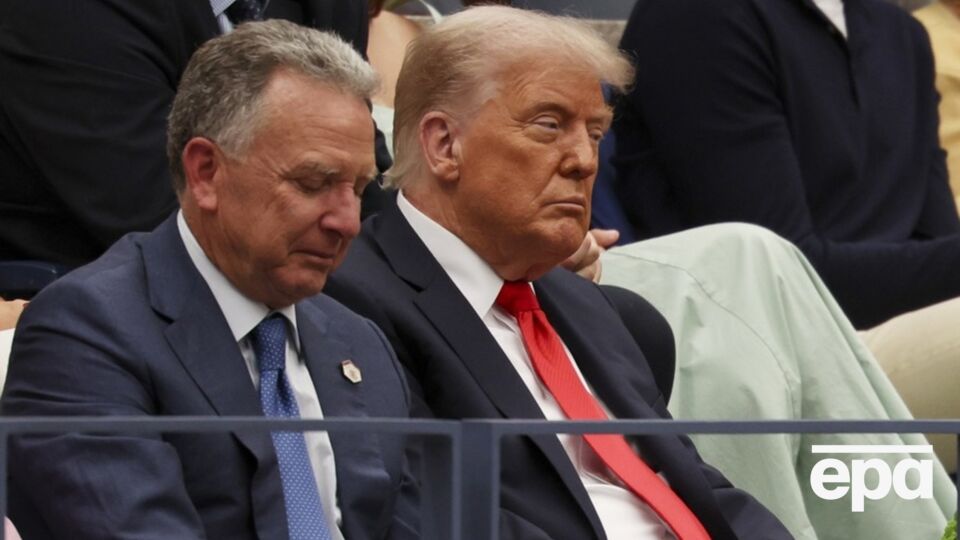 Команда Трампа, прагнучи геополітичної перемоги перед проміжними виборами у США, може посилити тиск на Київ із вимогою поступитися територіями (на фото – Трамп і його спецпредставник Віткофф)