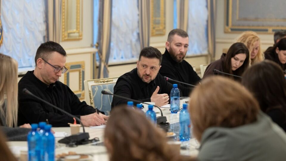 Зеленский: Они хотят до конца апреля захватить Дружковку, Константиновку, Покровск