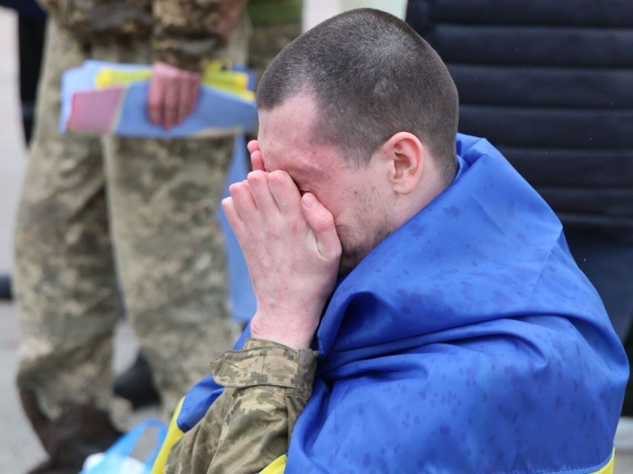 В Украину вернулись 175 военных