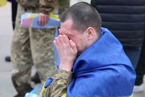 В Украину вернулись 175 военных