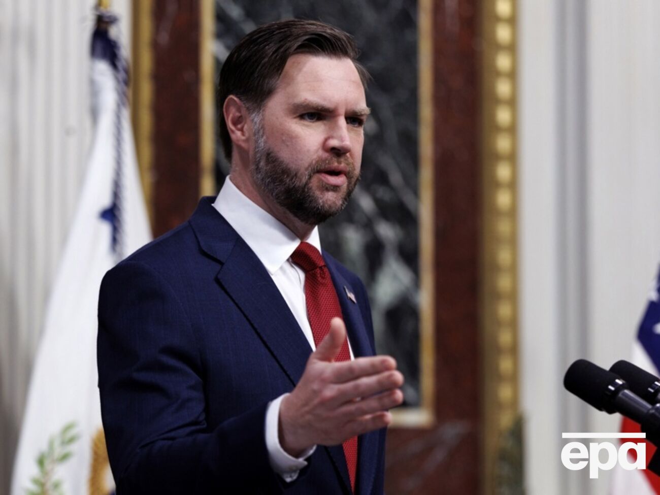 Як вказав Венс, Іран відмовився взяти на себе "чітке зобов'язання" щодо відмови від ядерної програми