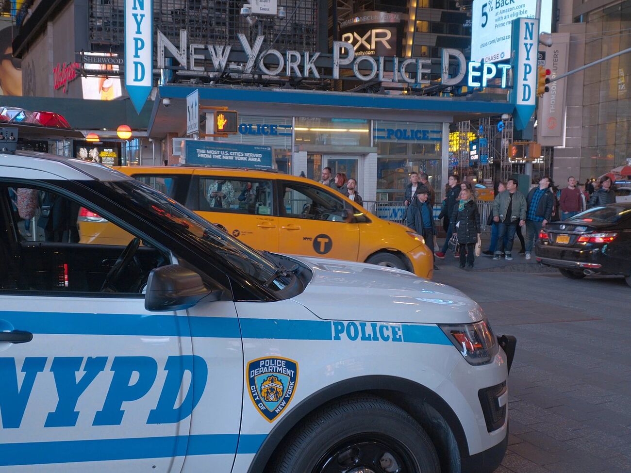 Полиция Нью-Йорка застрелила нападавшего