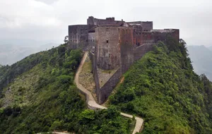 После массовой давки крепость временно закроют