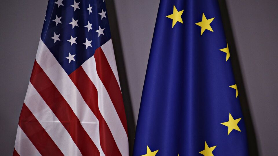 Документ между США и ЕС предусматривает введение стимулов, в частности минимальных цен, которые могут дать предпочтение поставщикам вне Китая