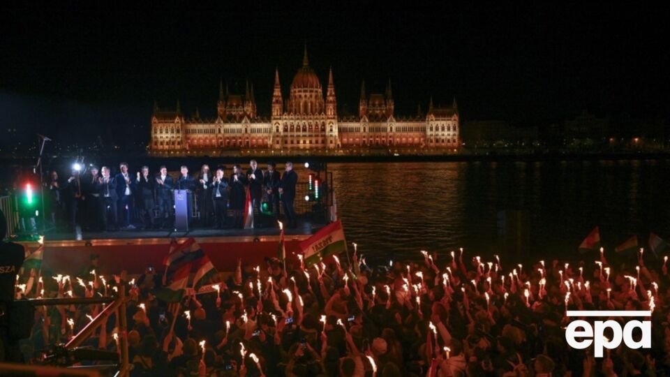 Тисячі людей вийшли на підтримку Петера Мадяра