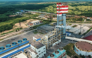 За даними моніторингових каналів, було щонайменше два влучання в цехи підприємства