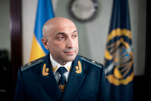 Це один із тих злочинів, який залишає значний "слід": документи, списки, маршрути