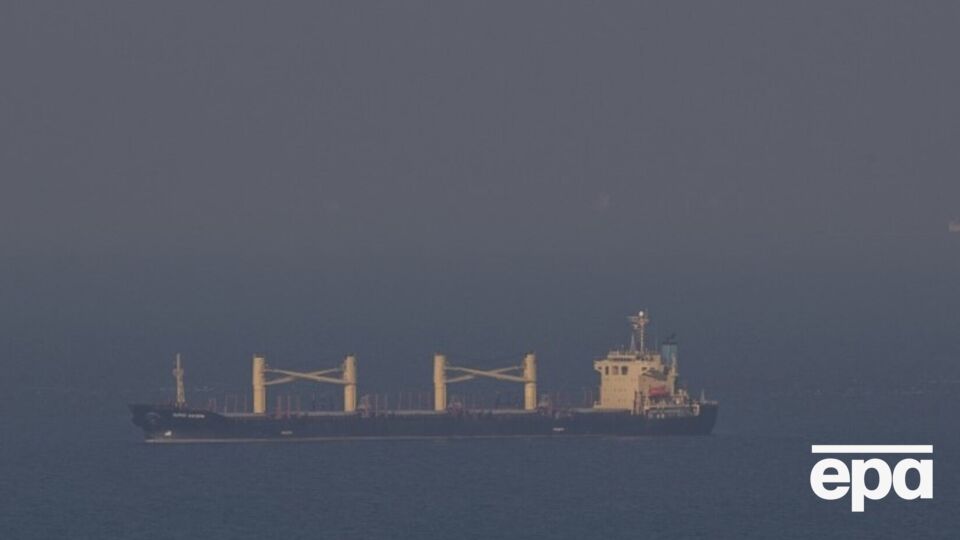 Балкер вышел из района Керченского пролива 17 марта