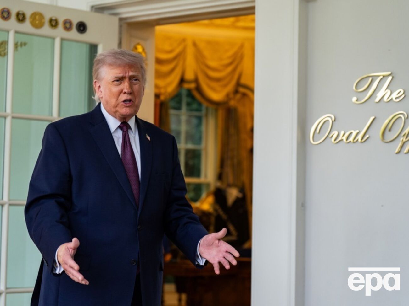 Після хвилі критики Трамп видалив зображення, на якому ШІ намалював його в образі Ісуса