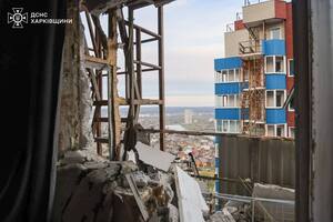 БПЛА поцілив по верхньому поверху