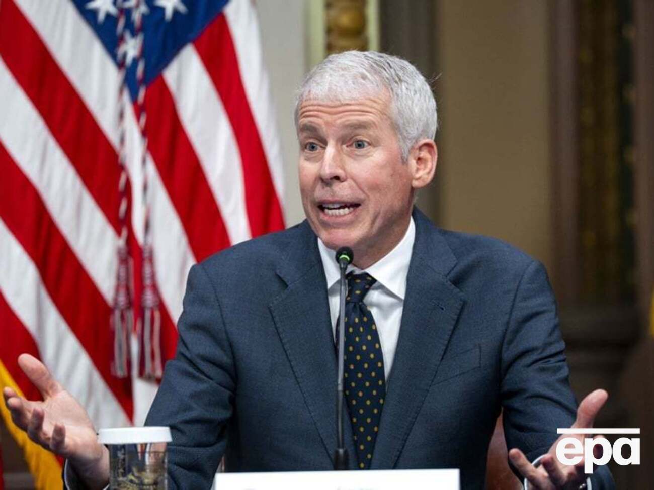 Бензин не подешевеет еще несколько месяцев, уверен Райт