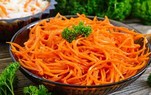 Моркву по-корейськи можна приготувати дуже просто