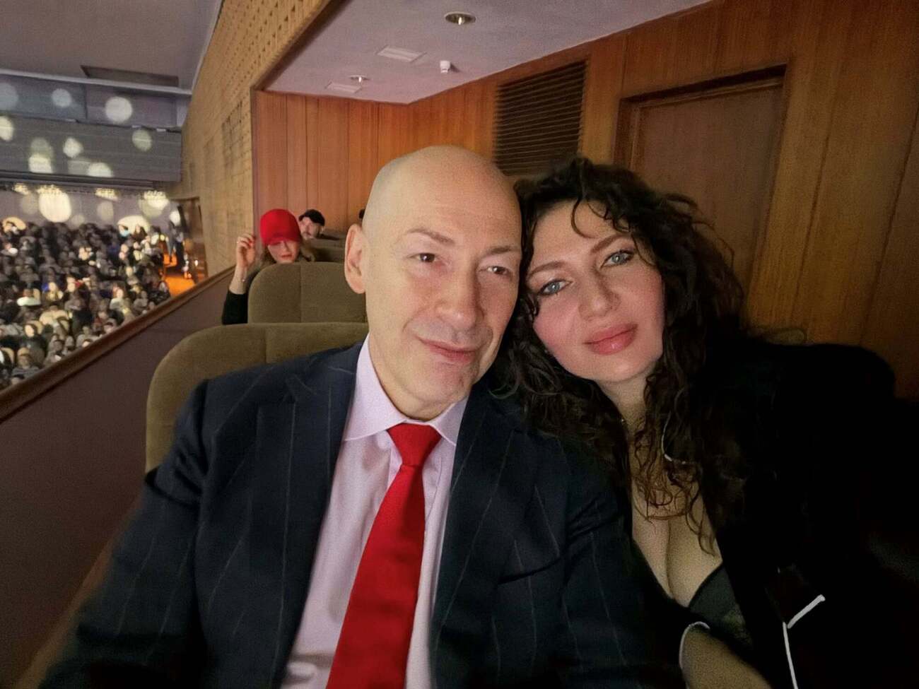 Бунт в России, падение рейтинга Путина, пойдет ли Буданов в президенты. Стрим Бацман с Гордоном. Трансляция