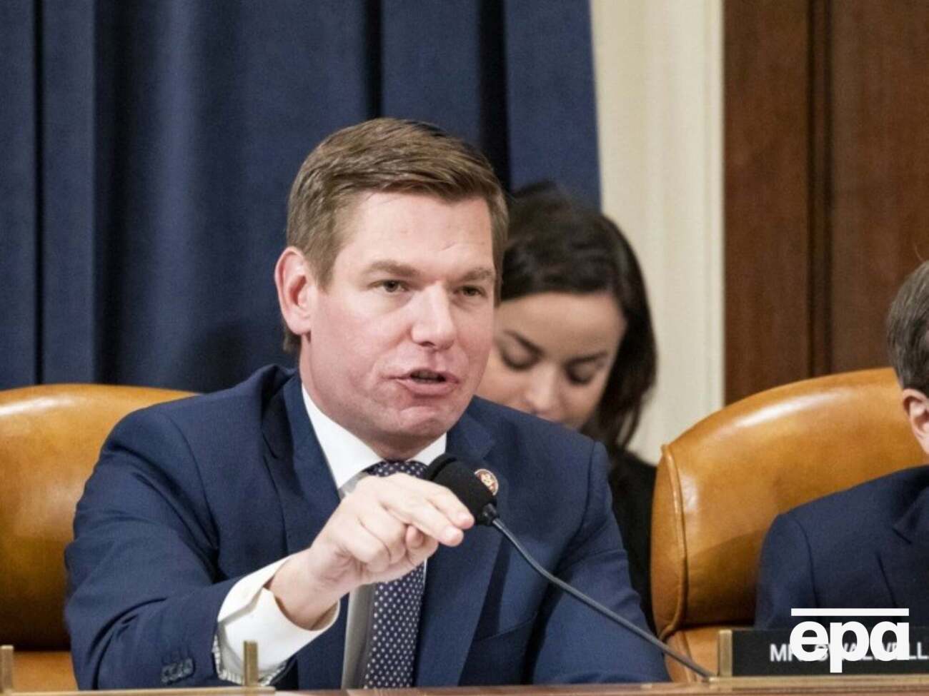 Суолуэлл назвал все обвинения "ложными", однако планирует уйти в отставку