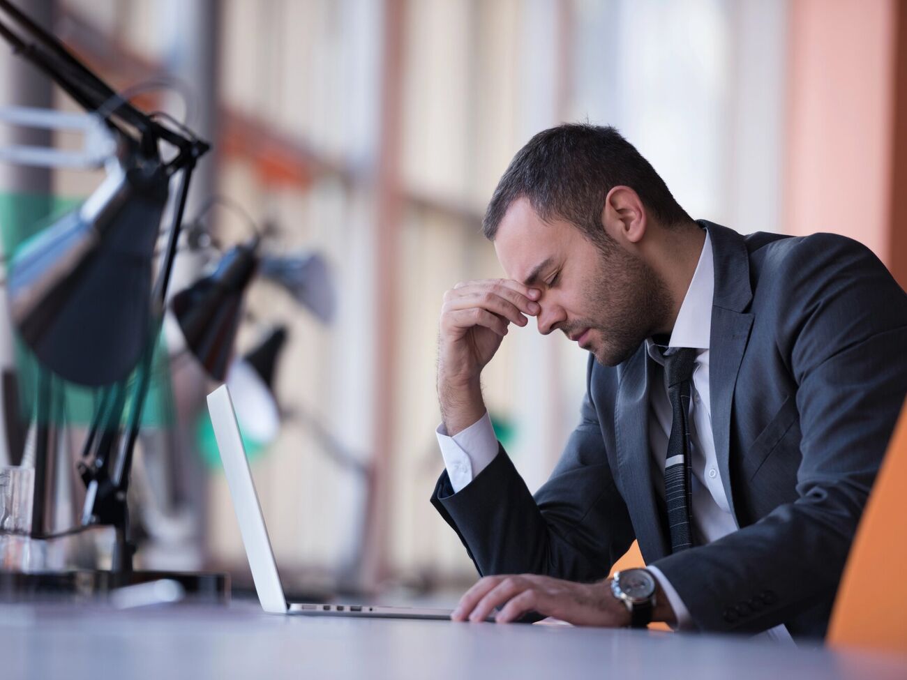 Катастрофізація не завжди потребує терапії, однак у певних випадках варто звернутися по професійну допомогу