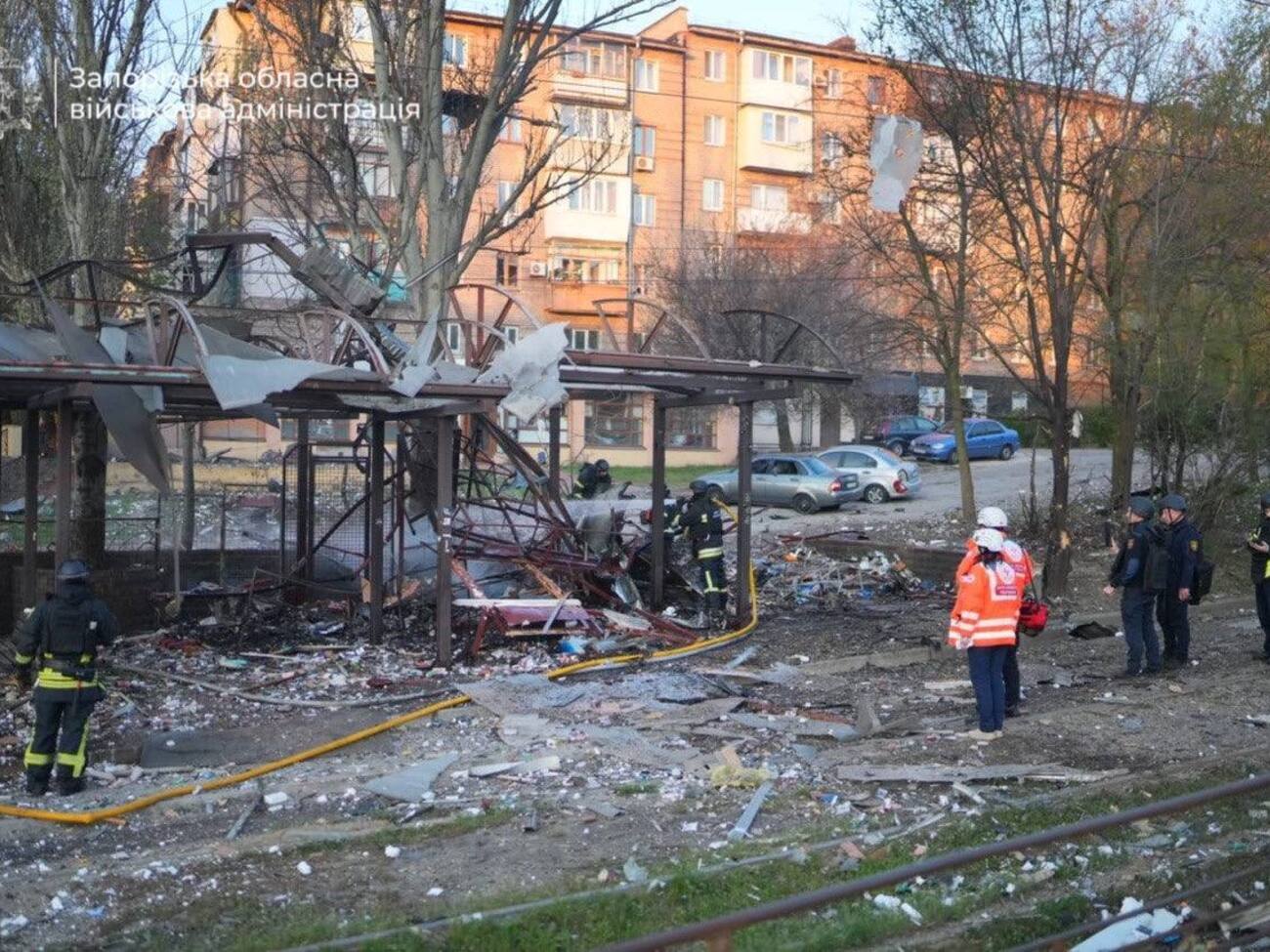 Росіяни завдали удару по зупинці в Запоріжжі