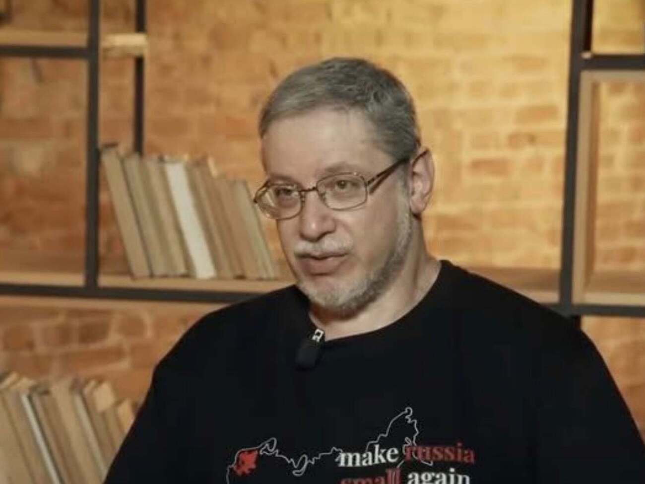 Так случилось с Мелони, ранее – с Карлсоном и другими соратниками Трампа. Костюм здесь не поможет