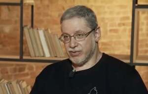 Так случилось с Мелони, ранее – с Карлсоном и другими соратниками Трампа. Костюм здесь не поможет