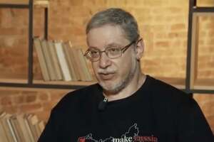 Так случилось с Мелони, ранее – с Карлсоном и другими соратниками Трампа. Костюм здесь не поможет