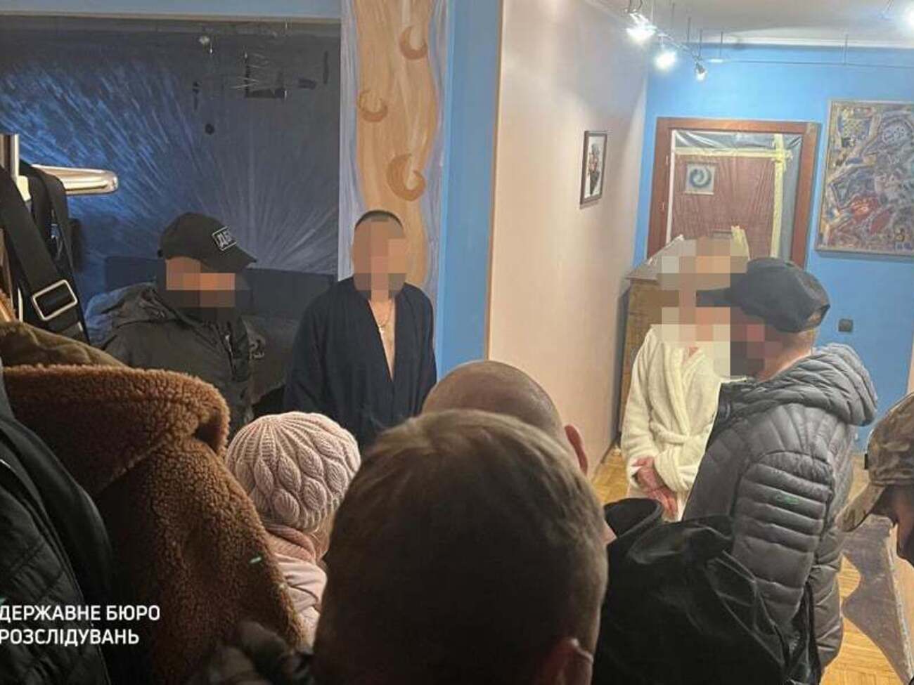 По данным ГБР, помощники нардепов просили у военнообязанных от $25 тыс. до $30 тыс.