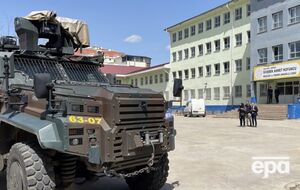 За попередньою інформацією, стрільці в обох школах наклали на себе руки