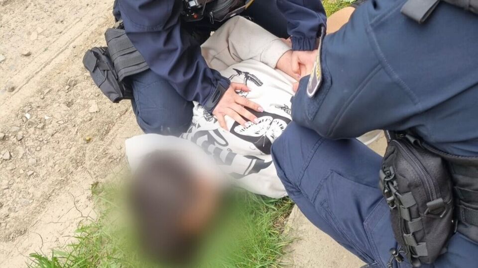 Після інциденту учень покинув місце події, однак згодом його затримали працівники поліції