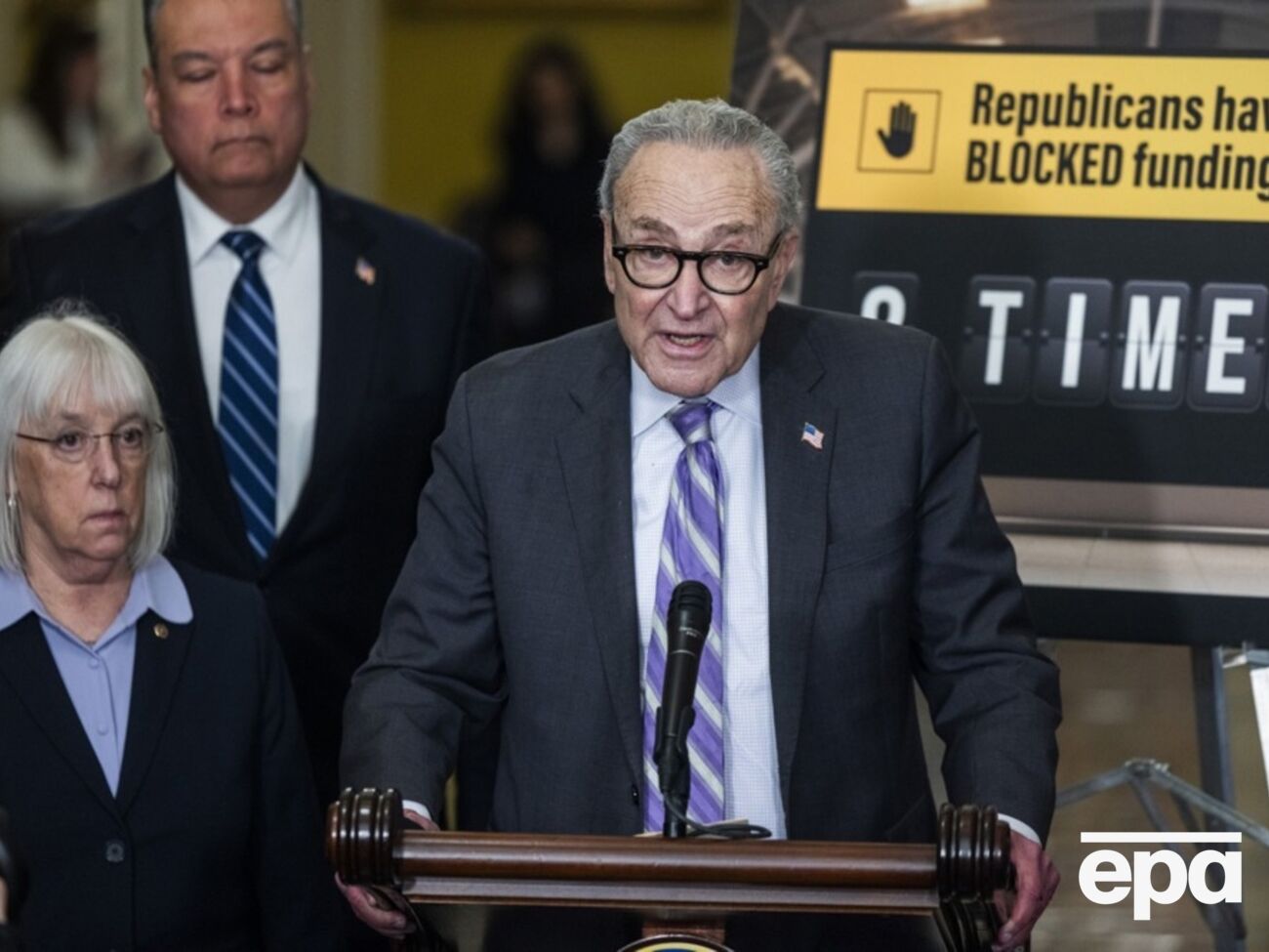 Лидер демократов в Сенате Чак Шумер назвал военную операцию на Ближнем Востоке "катастрофической войной Трампа"