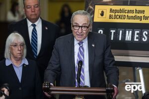 Лидер демократов в Сенате Чак Шумер назвал военную операцию на Ближнем Востоке "катастрофической войной Трампа"