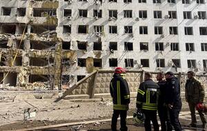 Во время поисков пропавших после ночной атаки РФ Одесса снова подверглась обстрелу