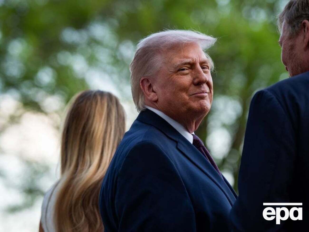 Трамп хоче залучити автогігантів до виробництва зброї