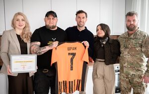 Фонд Рината Ахметова и "Сердце Азовстали" обеспечили защитника Мариуполя собственным жильем