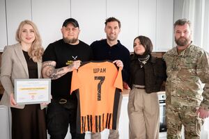 Фонд Ріната Ахметова й "Серце Азовсталі" забезпечили захисника Маріуполя власним житлом