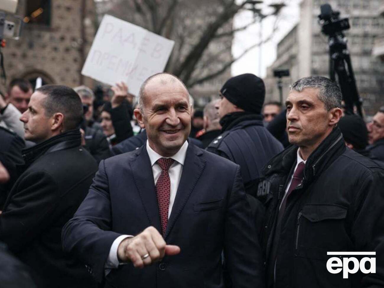 Партия пророссийского экс-президента Болгарии Радева может победить на парламентских выборах в стране 19 апреля