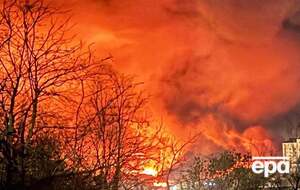 Після влучань почалася сильна пожежа