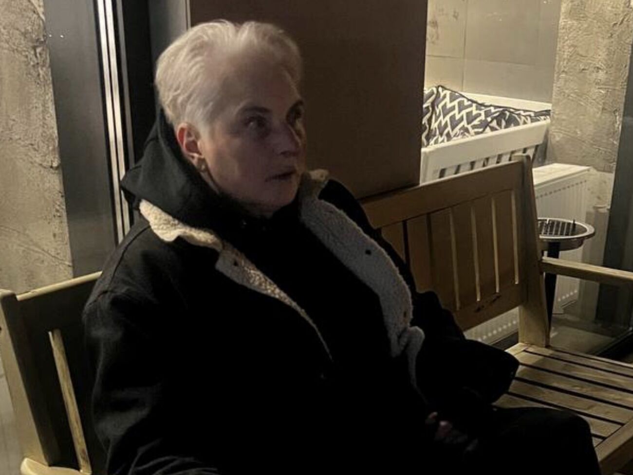 Они падают – и падает небо. Мы лежим и подняться не можем – погиб тот, кто держал наш мир