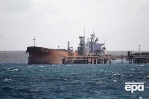 США продлили ослабление санкций против нефти из РФ