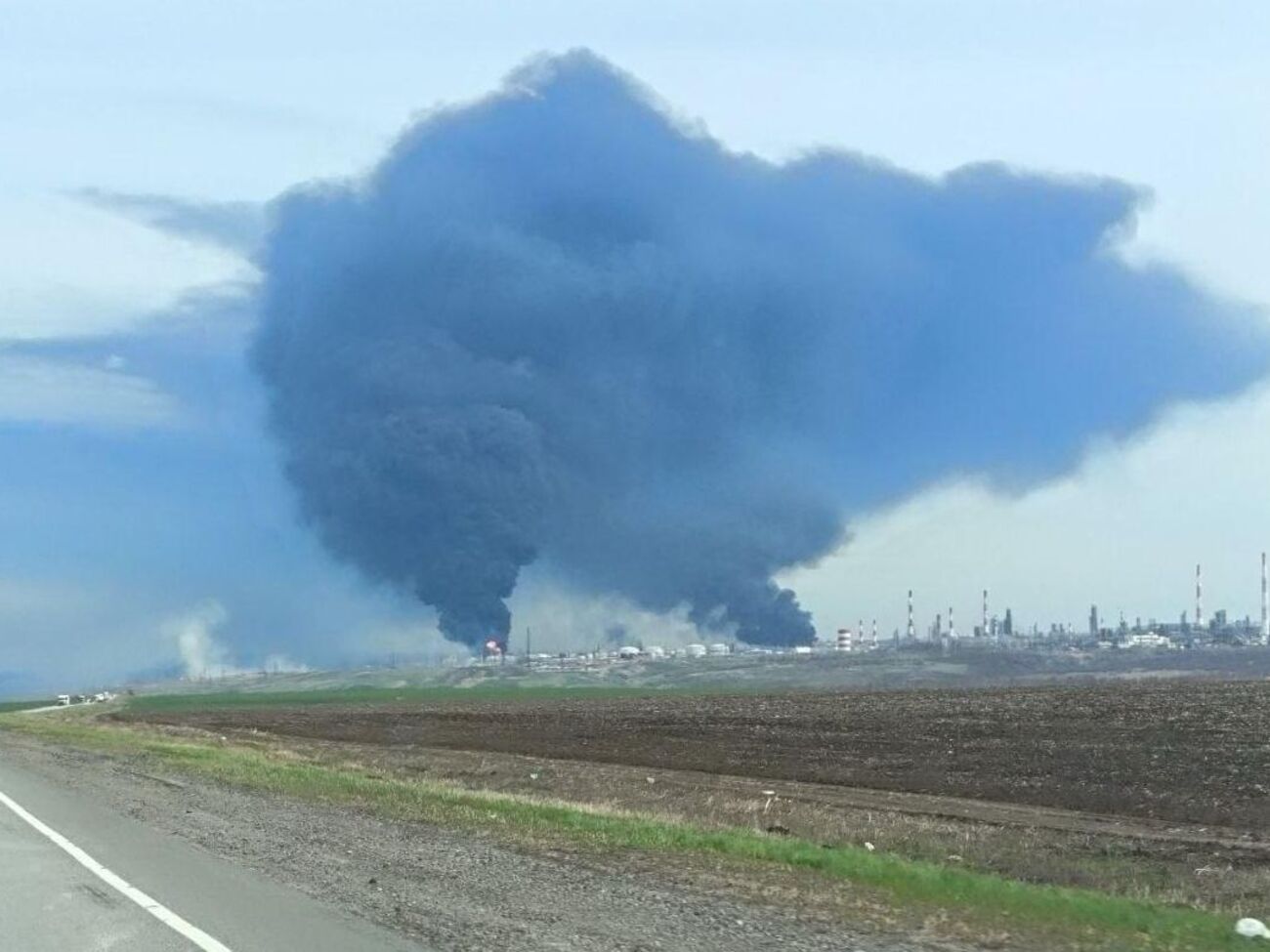 Другий НПЗ за добу горить у Самарській області