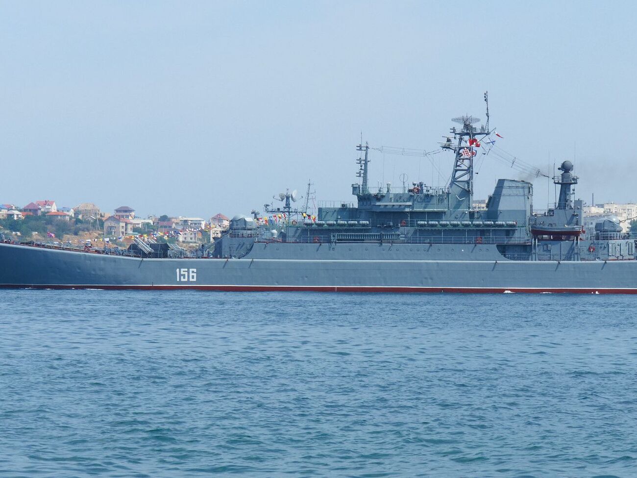 "Ямал" и еще два корабля РФ подверглись удару