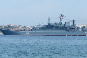 "Ямал" и еще два корабля РФ подверглись удару