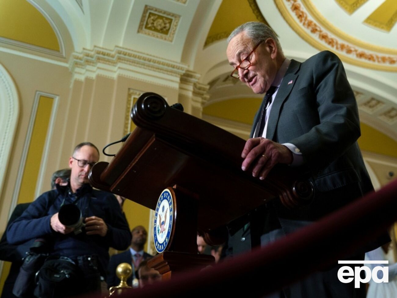 Лідер демократів Чак Шумер разом з іншими сенаторами звернувся до Трампа у спільній заяві